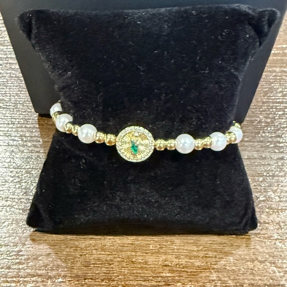 SAN JUDAS PEARLS & BEADS BRACELET Gold Filled Elegant Gold and Pearl Bracelet - Picture 4 of 7